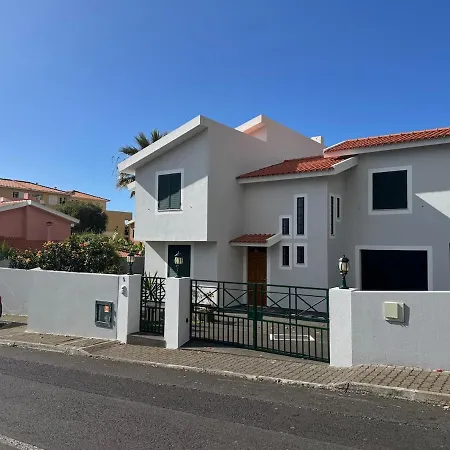 Villa Canhas Willa *
