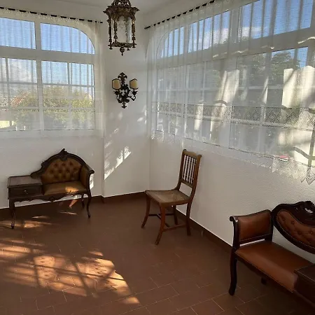 Villa Canhas *